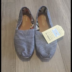 Toms slip on classic shoes